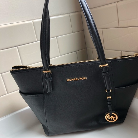 Michael Kors Handbags - Michael kors purse Michael Kors Handbags - Michael kors purse